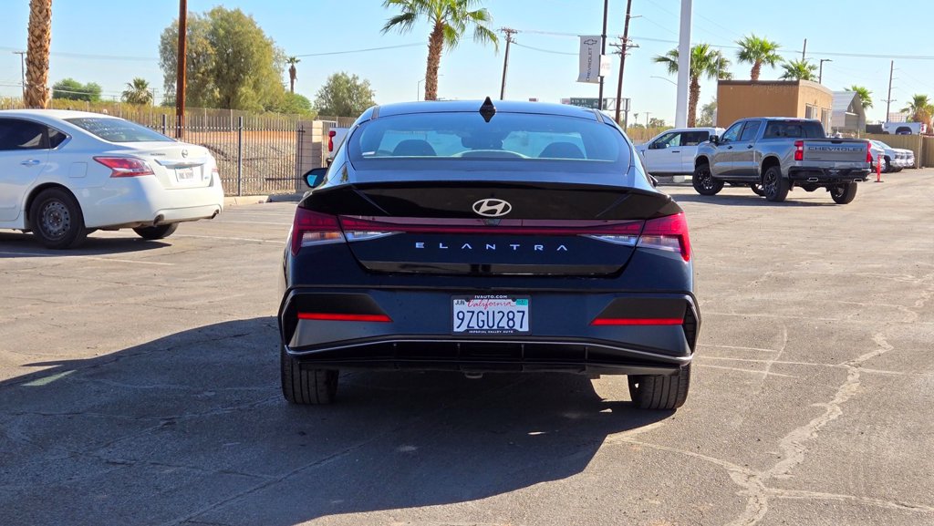 Used 2026 Hyundai Elantra SEL Sport Premium FWD image 5