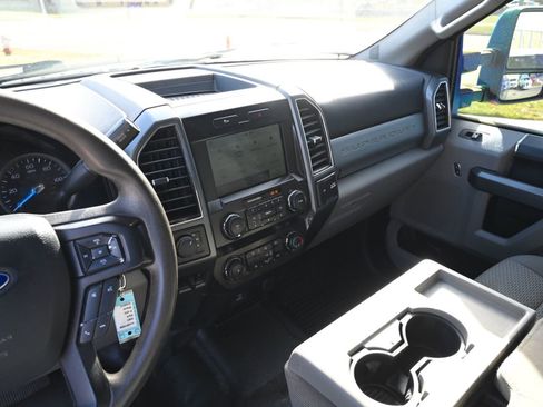 Used 2021 Ford F250 XLT w/ Camper Package image 33