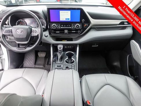 Certified 2023 Toyota Highlander XLE image 4