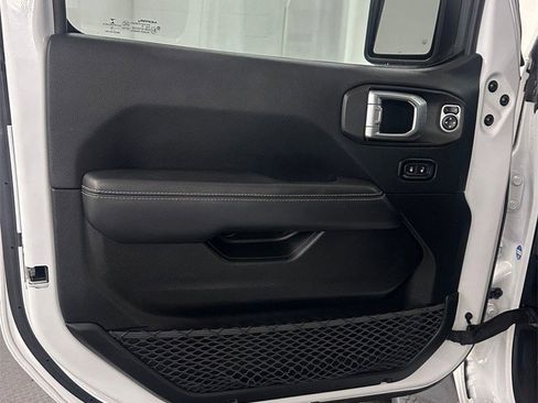 Used 2019 Jeep Wrangler Unlimited Sahara w/ Dual Top Group image 8