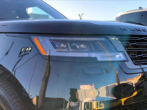 New 2026 Land Rover Range Rover SE AWD/4WD image 16