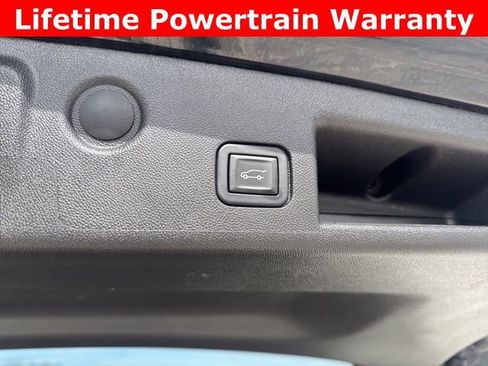 Used 2024 Chevrolet Equinox LT image 20