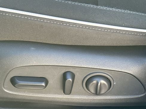 Used 2023 Chevrolet TrailBlazer LT w/ Convenience Package image 16