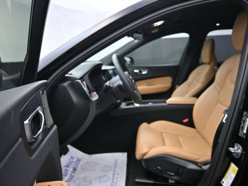 Certified 2023 Volvo XC60 B5 Ultimate w/ Climate Package AWD/4WD image 11