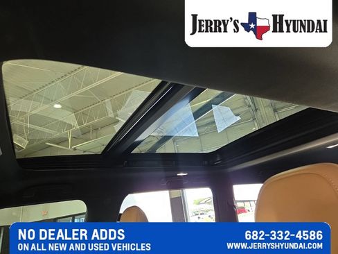 Used 2025 Nissan Armada Platinum Reserve RWD image 10