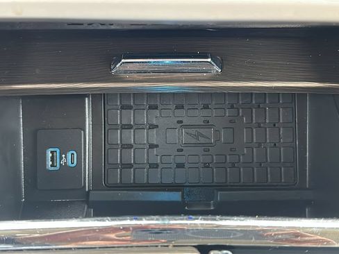 Used 2024 Ford Expedition Max Limited RWD image 27