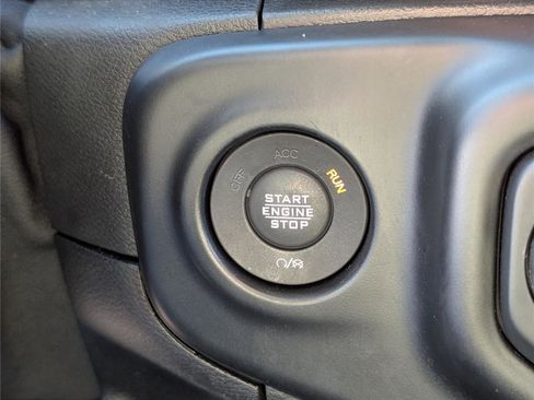 Used 2020 Jeep Wrangler Unlimited Sahara image 23