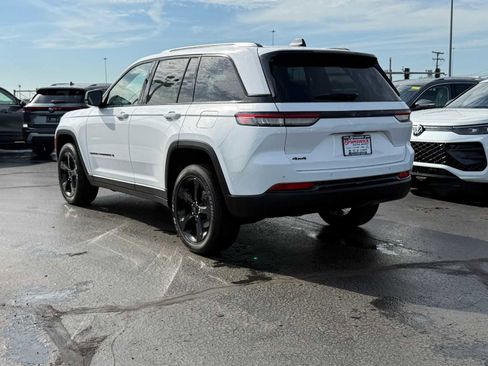 Certified 2023 Jeep Grand Cherokee Altitude image 6