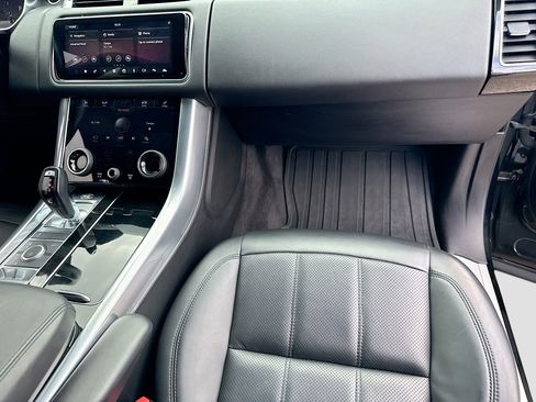 Used 2020 Land Rover Range Rover Sport HSE image 18