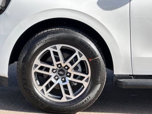 New 2026 Ford Expedition Active image 30