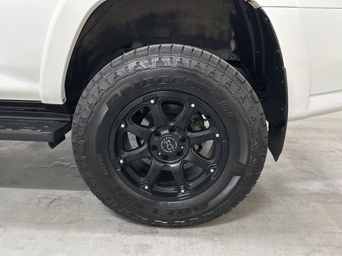 Used 2022 Toyota 4Runner SR5 AWD/4WD image 60