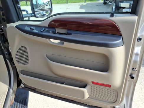 Used 2005 Ford F350 XLT AWD/4WD image 19