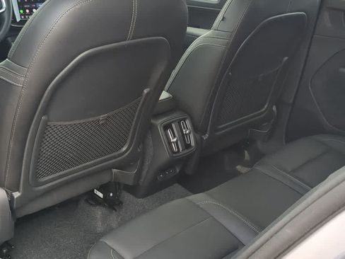 Certified 2026 Volvo XC40 B5 Plus AWD/4WD image 17