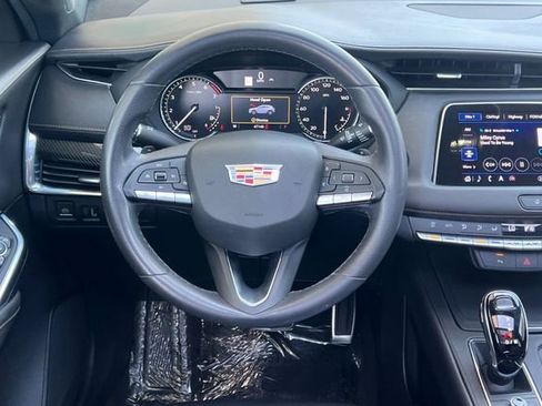 Used 2023 Cadillac XT4 Sport FWD image 17
