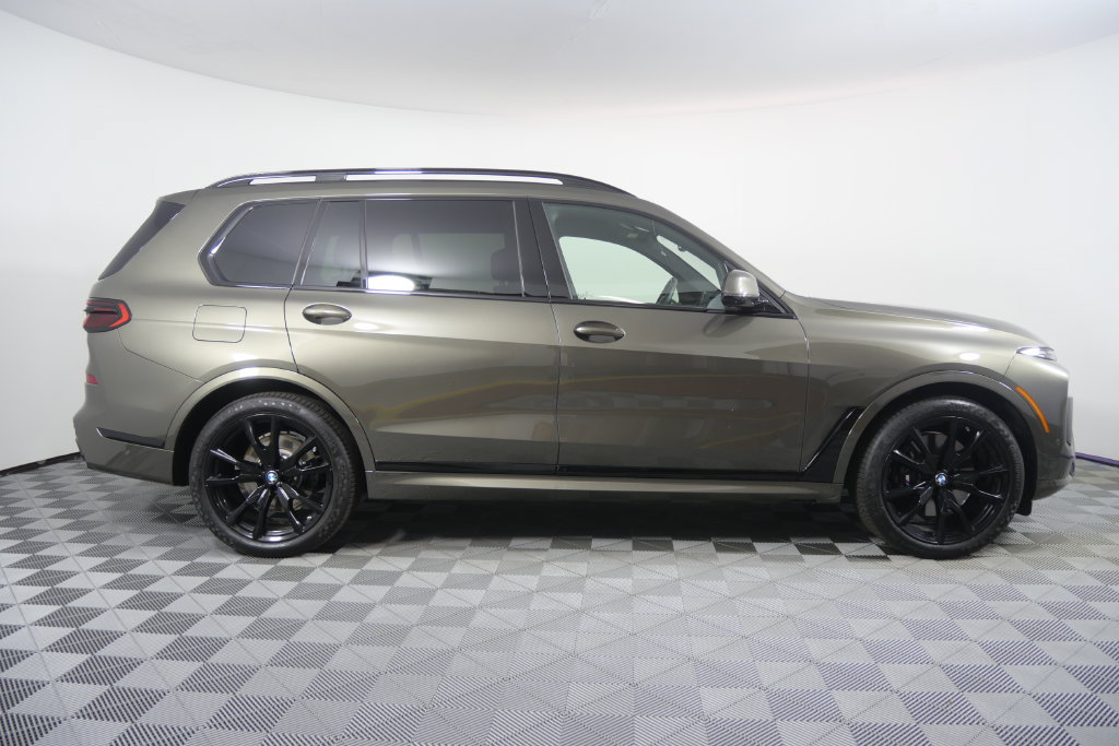 Certified 2027 BMW X7 xDrive40i AWD/4WD image 3