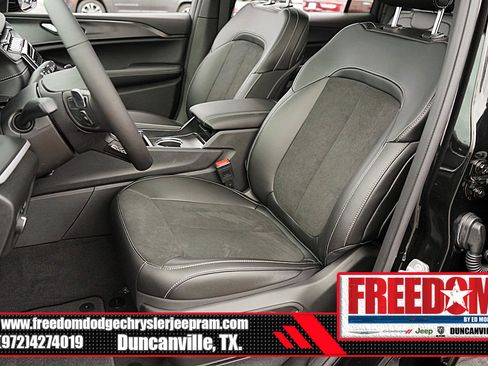 New 2024 Jeep Grand Cherokee L Altitude image 13