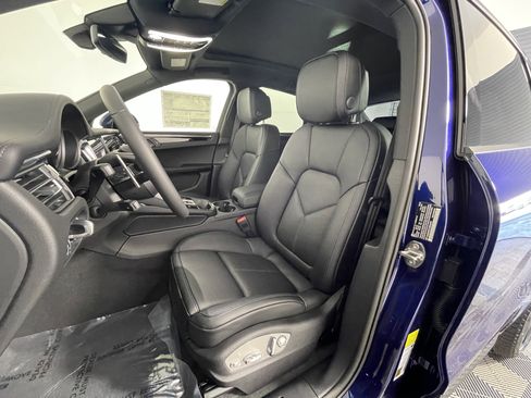 New 2026 Porsche Macan image 5
