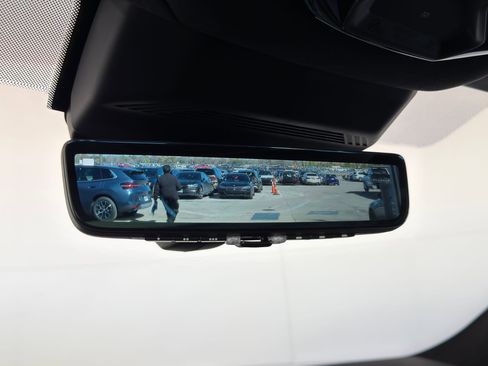 New 2026 BMW 740i w/ Executive Package image 15