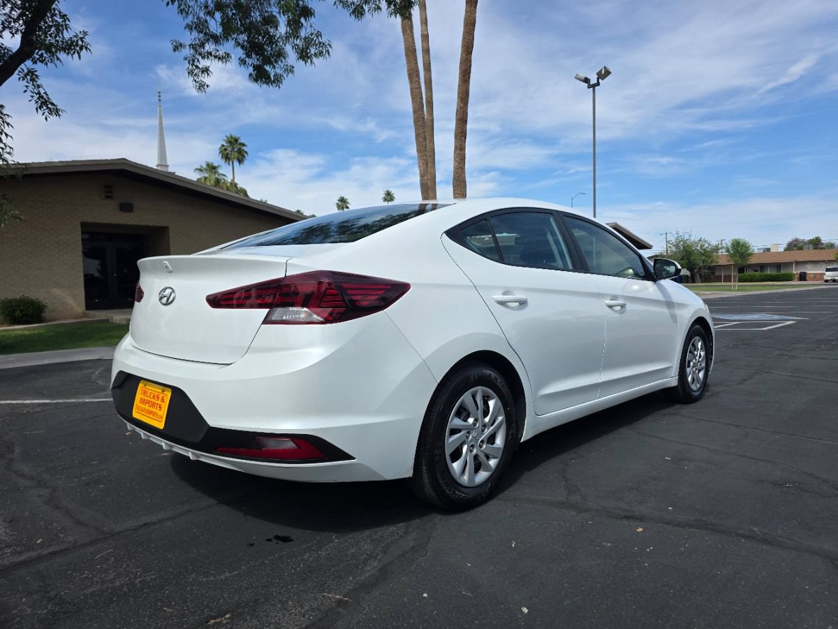Used 2019 Hyundai Elantra SE w/ Cargo Package FWD image 5