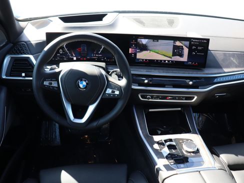 Used 2025 BMW X5 xDrive40i w/ Premium Package image 10