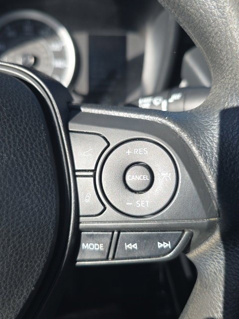 Used 2022 Toyota Corolla LE FWD image 16