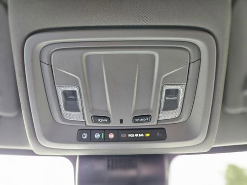 Used 2025 Chevrolet Silverado 1500 LT image 26