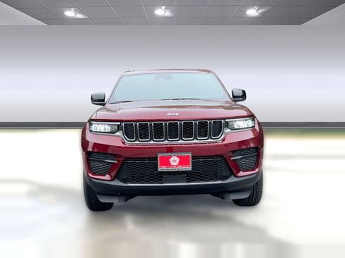 New 2025 Jeep Grand Cherokee Laredo X w/ Luxury Tech Group I image 6