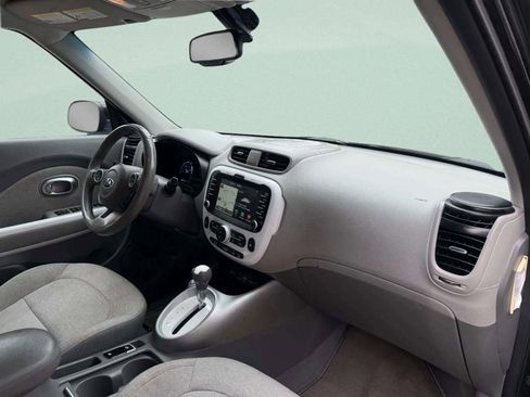 Used 2017 Kia Soul EV image 6