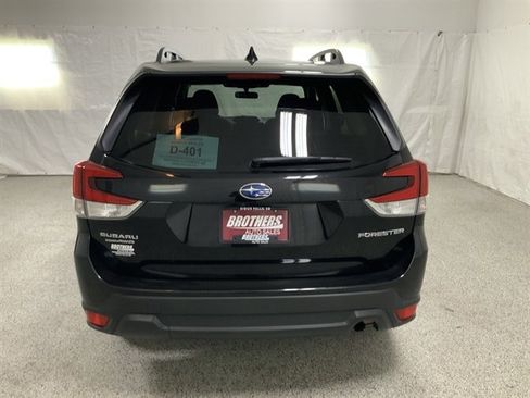 Used 2024 Subaru Forester Premium AWD/4WD image 7