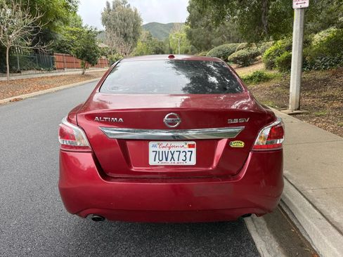 Used 2013 Nissan Altima 3.5 SV FWD image 4