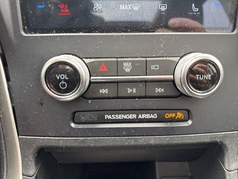 Used 2024 Ford Edge SEL w/ Convenience Package image 36