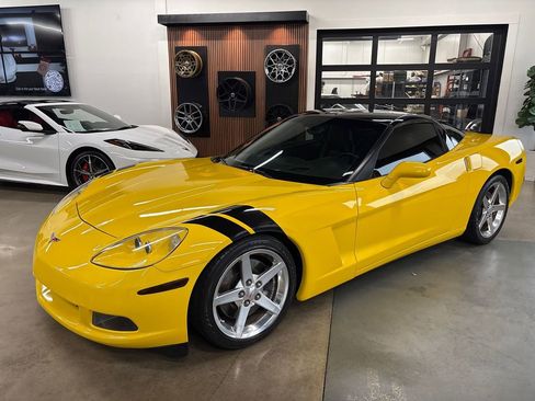 Used 2006 Chevrolet Corvette Coupe w/ Preferred Equipment Group image 4