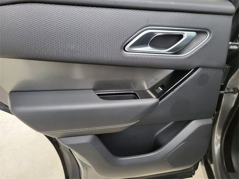 Used 2019 Land Rover Range Rover Velar S image 35