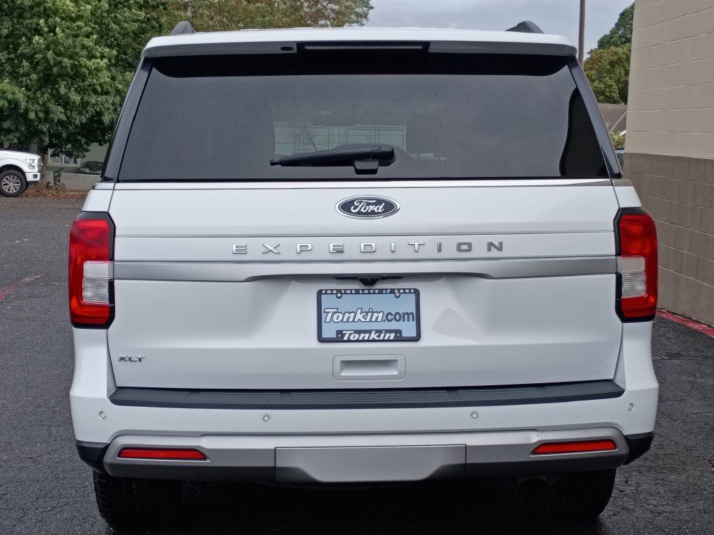 Used 2024 Ford Expedition XLT AWD/4WD image 7