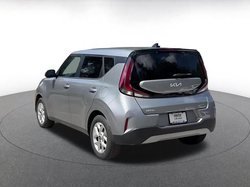 Used 2025 Kia Soul LX w/ LX Technology Package FWD image 10