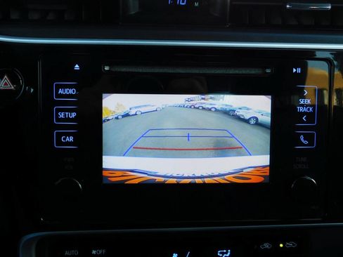 Used 2017 Toyota Corolla SE FWD image 11