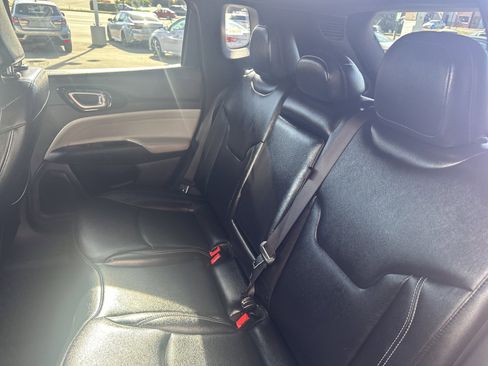 Used 2025 Jeep Compass Limited AWD/4WD image 24