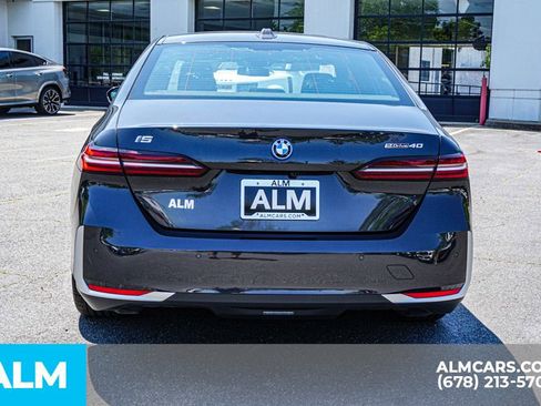 Used 2024 BMW i5 eDrive40i image 11