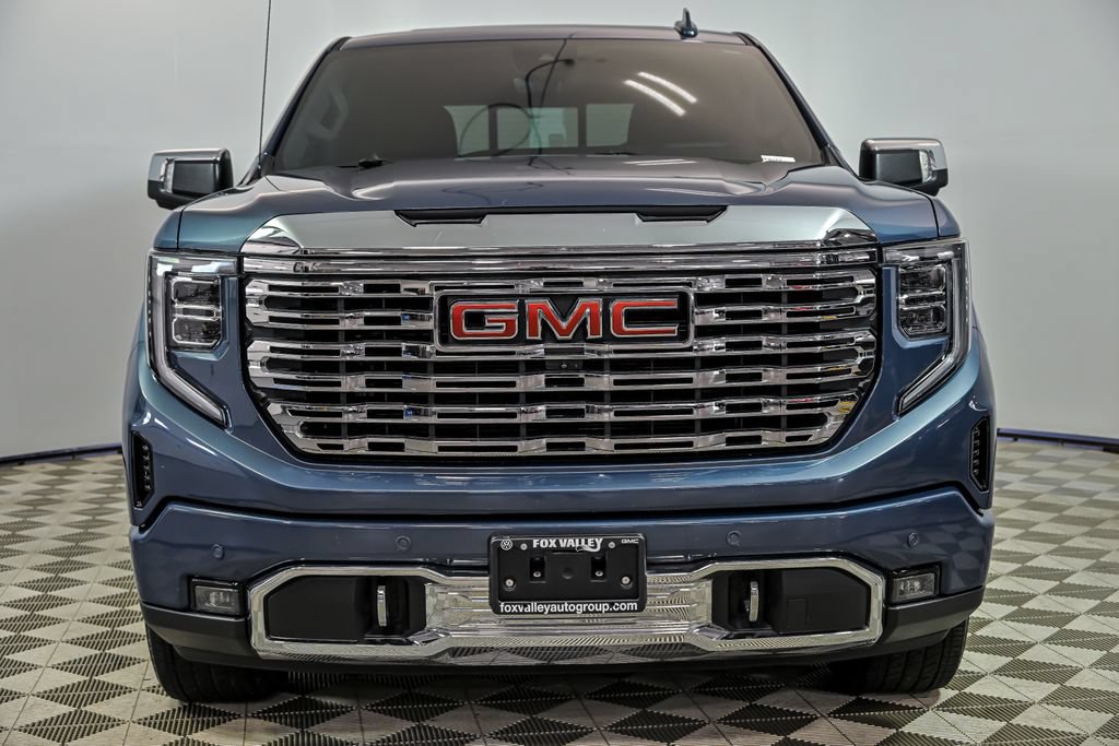Used 2025 GMC Sierra 1500 Denali w/ Denali Reserve Package AWD/4WD image 4
