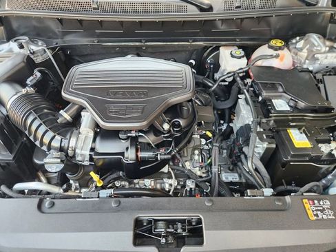 Used 2025 Cadillac XT6 Premium Luxury image 29