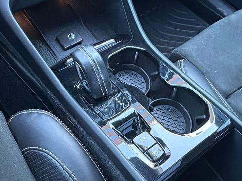 Used 2020 Volvo XC40 T5 R-Design image 29