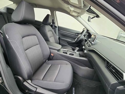 Used 2025 Nissan Altima 2.5 S image 25