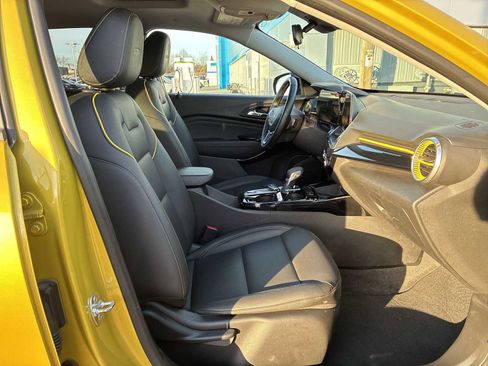 Certified 2024 Chevrolet Trax ACTIV w/ Sunroof Package image 28