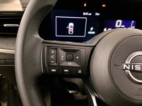 Used 2025 Nissan Kicks SV image 17