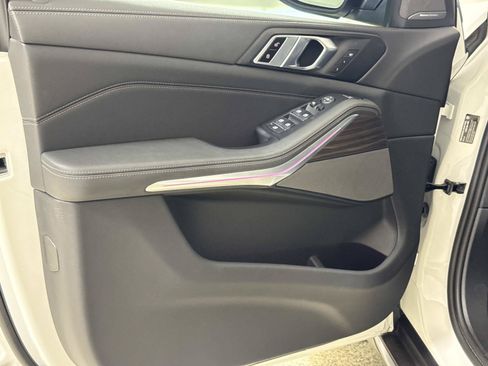 Used 2024 BMW X5 sDrive40i w/ Premium Package RWD image 16