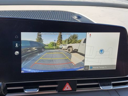 Used 2025 Hyundai Elantra SEL FWD image 21