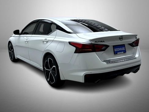 Used 2023 Nissan Altima 2.5 SR FWD image 7