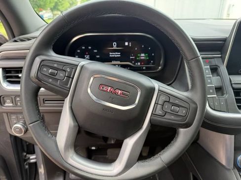 Used 2023 GMC Yukon SLT AWD/4WD image 19