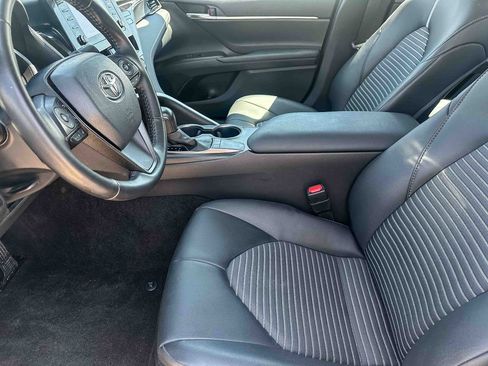 Used 2024 Toyota Camry SE image 13
