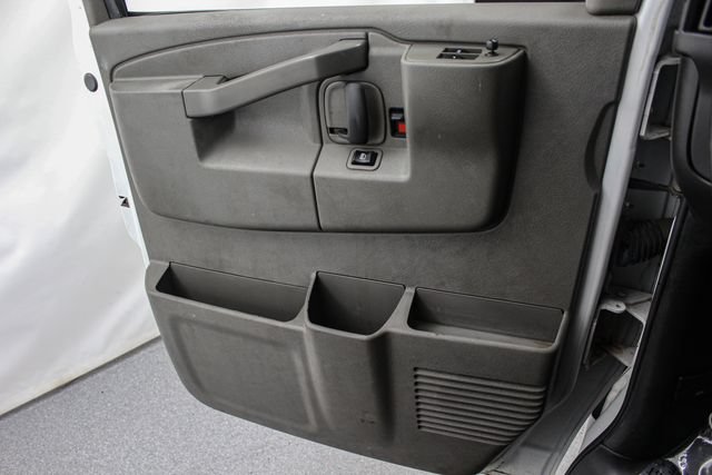 Used 2021 Chevrolet Express 3500 w/ Driver Convenience Package RWD image 31